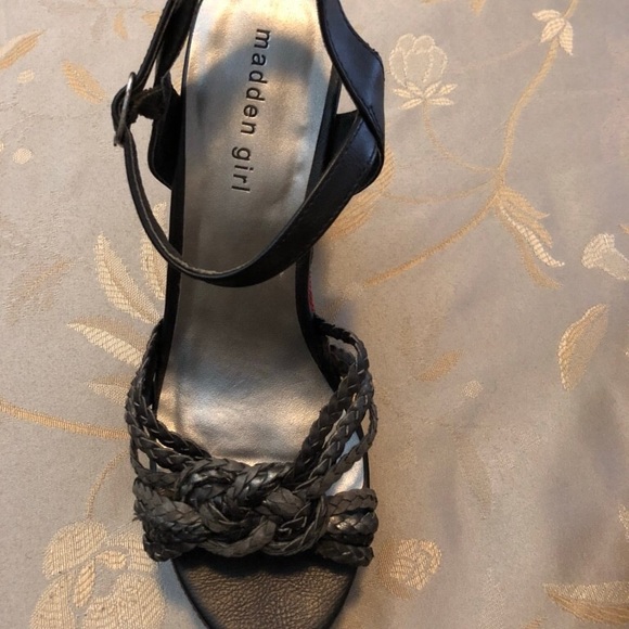 Gently Used- Madden Girl Rolliee Platform Wedge - Picture 2 of 7